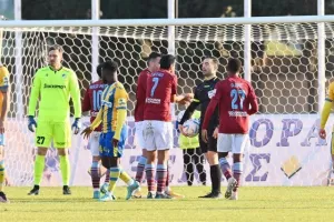 ΕΝΠ - ΑΠΟΕΛ: Αγχώθηκε αλλά... πέρασε με Μπεν και Μακέντα! (φώτος)