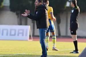 ΕΝΠ - ΑΠΟΕΛ: Αγχώθηκε αλλά... πέρασε με Μπεν και Μακέντα! (φώτος)