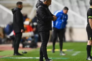 Ομόνοια - ΑΠΟΕΛ: Το γύρισε με δέκα παίκτες και πήρε προβάδισμα! (φώτος)