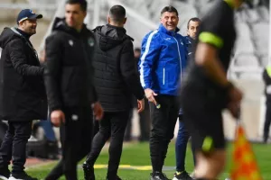 Ομόνοια - ΑΠΟΕΛ: Το γύρισε με δέκα παίκτες και πήρε προβάδισμα! (φώτος)