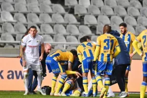 ΑΠΟΕΛ - Δόξα: Έχασε την ευκαιρία να ανέβει κορυφή... (φώτος)