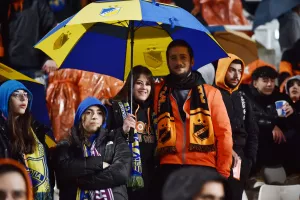 (ΦΩΤΟΣ) Οι ΑΠΟΕΛίστες στο ΓΣΠ με φουλ... εξοπλισμό 