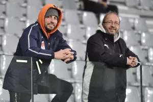 (Φωτορεπορτάζ) Ο κόσμος στο Απόλλων - Καρμιώτισσα
