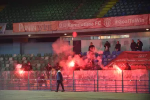 Με πυρσούς! (βίντεο)