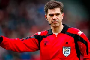 Χάουγκε για Έσκας: "Υπολογίζει η UEFA τον Έσκας, θέλουν ξένους διαιτητές στην Ελλάδα για να μην υπάρχει ιστορικό στα ντέρμπι"
