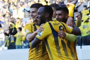 ΑΕΛ - ΑΕΚ: Της έσπασε το σερί και έμεινε... ζωντανή για εξάδα! (Φώτος)