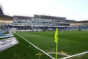 ΑΕΛ - ΑΕΚ: Της έσπασε το σερί και έμεινε... ζωντανή για εξάδα! (Φώτος)