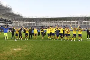 ΑΕΛ - ΑΕΚ: Της έσπασε το σερί και έμεινε... ζωντανή για εξάδα! (Φώτος)