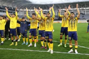 ΑΕΛ - ΑΕΚ: Της έσπασε το σερί και έμεινε... ζωντανή για εξάδα! (Φώτος)