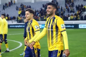 ΑΕΛ - ΑΕΚ: Της έσπασε το σερί και έμεινε... ζωντανή για εξάδα! (Φώτος)
