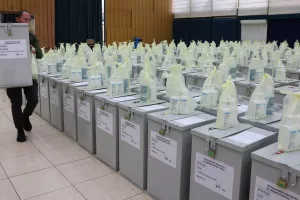 (UPD) Ψηφίζει ο κόσμος (55%) 