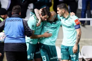 Ομόνοια - ΑΠΟΕΛ: Το γύρισε με δέκα παίκτες και πήρε προβάδισμα! (φώτος)