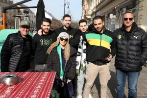 Βόλτα στο Κόσιτσε... οι ΑΕΚτζήδες με τους ποδοσφαιριστές (φώτος)