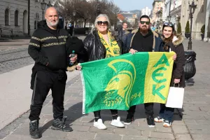 Βόλτα στο Κόσιτσε... οι ΑΕΚτζήδες με τους ποδοσφαιριστές (φώτος)