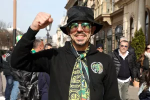 Βόλτα στο Κόσιτσε... οι ΑΕΚτζήδες με τους ποδοσφαιριστές (φώτος)