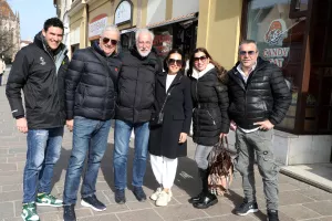 Ανεβαίνουν τα ντεσιμπέλ στο Κόσιτσε από τους AEKτζήδες (βίντεο/φώτος kerkida)