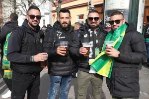 Ανεβαίνουν τα ντεσιμπέλ στο Κόσιτσε από τους AEKτζήδες (βίντεο/φώτος kerkida)