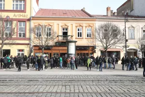 Ανεβαίνουν τα ντεσιμπέλ στο Κόσιτσε από τους AEKτζήδες (βίντεο/φώτος kerkida)