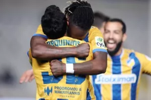 Ομόνοια - ΑΠΟΕΛ: Πήρε (ξανά) το αιώνιο και ανέβηκε κορυφή! (φώτος)