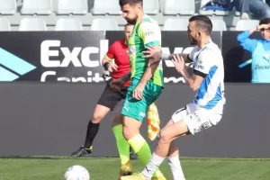 Απόλλων - ΑΕΚ: Τεράστια νίκη με 10 παίκτες, ο Ουάρντα στο 97' "κλείδωσε" την εξάδα! (φώτος)