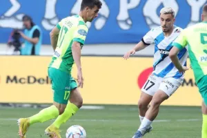 Απόλλων - ΑΕΚ: Τεράστια νίκη με 10 παίκτες, ο Ουάρντα στο 97' "κλείδωσε" την εξάδα! (φώτος)
