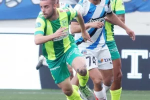 Απόλλων - ΑΕΚ: Τεράστια νίκη με 10 παίκτες, ο Ουάρντα στο 97' "κλείδωσε" την εξάδα! (φώτος)