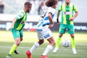 Απόλλων - ΑΕΚ: Τεράστια νίκη με 10 παίκτες, ο Ουάρντα στο 97' "κλείδωσε" την εξάδα! (φώτος)