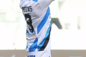 Απόλλων - ΑΕΚ: Τεράστια νίκη με 10 παίκτες, ο Ουάρντα στο 97' "κλείδωσε" την εξάδα! (φώτος)