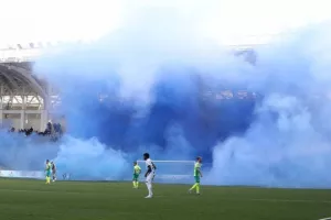 Ρίψη καπνογόνων από ΘΥΡΑ 1 προκάλεσε... καθυστέρηση (φώτος/βίντεο)