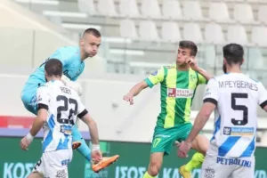 Απόλλων - ΑΕΚ: Τεράστια νίκη με 10 παίκτες, ο Ουάρντα στο 97' "κλείδωσε" την εξάδα! (φώτος)