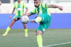 Απόλλων - ΑΕΚ: Τεράστια νίκη με 10 παίκτες, ο Ουάρντα στο 97' "κλείδωσε" την εξάδα! (φώτος)