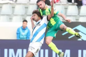 Απόλλων - ΑΕΚ: Τεράστια νίκη με 10 παίκτες, ο Ουάρντα στο 97' "κλείδωσε" την εξάδα! (φώτος)
