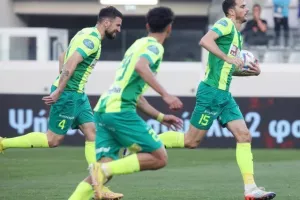 Απόλλων - ΑΕΚ: Τεράστια νίκη με 10 παίκτες, ο Ουάρντα στο 97' "κλείδωσε" την εξάδα! (φώτος)