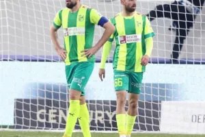 Απόλλων - ΑΕΚ: Τεράστια νίκη με 10 παίκτες, ο Ουάρντα στο 97' "κλείδωσε" την εξάδα! (φώτος)
