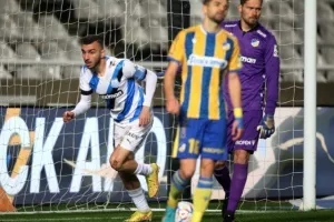 ΑΠΟΕΛ - Απόλλων: Χρυσό... γαλαζοκίτρινο τρίποντο με ανατροπή! (φώτος)