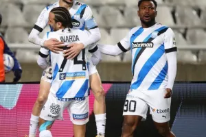 ΑΠΟΕΛ - Απόλλων: Χρυσό... γαλαζοκίτρινο τρίποντο με ανατροπή! (φώτος)