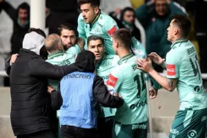 Ομόνοια - ΑΠΟΕΛ: Το γύρισε με δέκα παίκτες και πήρε προβάδισμα! (φώτος)