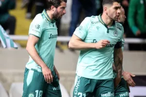 Ομόνοια - ΑΠΟΕΛ: Το γύρισε με δέκα παίκτες και πήρε προβάδισμα! (φώτος)