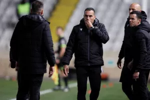 Ομόνοια - ΑΠΟΕΛ: Το γύρισε με δέκα παίκτες και πήρε προβάδισμα! (φώτος)