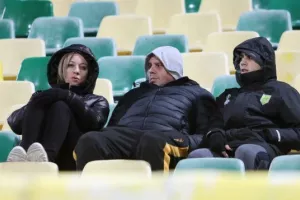ΦΩΤΟΣ/Ο κόσμος στο ΑΕΚ-Ντνίπρο