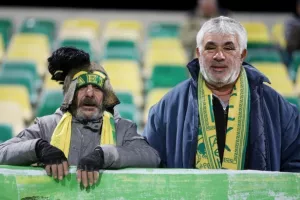 ΦΩΤΟΣ/Ο κόσμος στο ΑΕΚ-Ντνίπρο