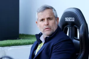ΑΕΛ - ΑΕΚ: Της έσπασε το σερί και έμεινε... ζωντανή για εξάδα! (Φώτος)