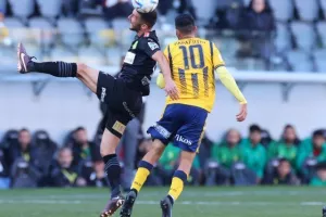 ΑΕΛ - ΑΕΚ: Της έσπασε το σερί και έμεινε... ζωντανή για εξάδα! (Φώτος)