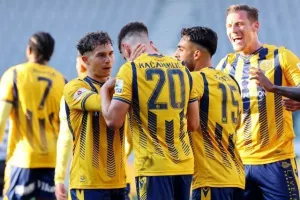 ΑΕΛ - ΑΕΚ: Της έσπασε το σερί και έμεινε... ζωντανή για εξάδα! (Φώτος)