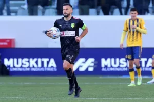 ΑΕΛ - ΑΕΚ: Της έσπασε το σερί και έμεινε... ζωντανή για εξάδα! (Φώτος)