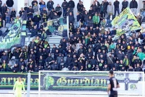 ΑΕΛ - ΑΕΚ: Της έσπασε το σερί και έμεινε... ζωντανή για εξάδα! (Φώτος)
