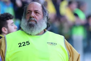 ΑΕΛ - ΑΕΚ: Της έσπασε το σερί και έμεινε... ζωντανή για εξάδα! (Φώτος)