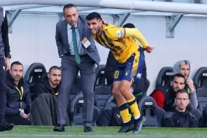 ΑΕΛ - ΑΕΚ: Της έσπασε το σερί και έμεινε... ζωντανή για εξάδα! (Φώτος)