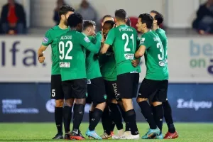 Νέα Σαλαμίνα-Ολυμπιακός: Συμβιβασμός με 4 γκολ! (φώτος)