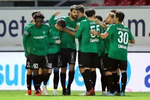 Νέα Σαλαμίνα-Ολυμπιακός: Συμβιβασμός με 4 γκολ! (φώτος)
